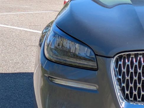 Used 2022 Lincoln Corsair FWD w/ Premium Package image 9