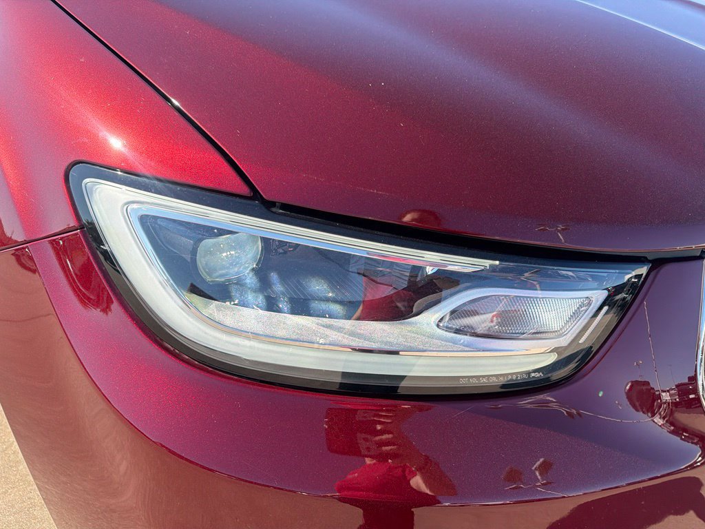 Used 2023 Chrysler Pacifica Touring-L FWD image 6