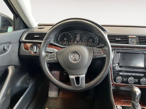 Used 2012 Volkswagen Passat 2.5 SEL Premium FWD image 10