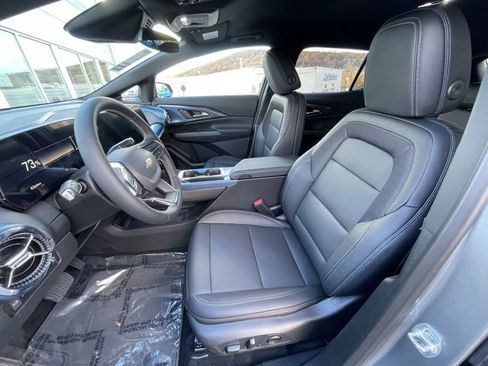 New 2026 Chevrolet Equinox EV LT w/ LPO, Tech Bronze Package image 16