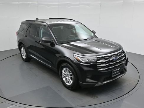 Certified 2025 Ford Explorer Active image 37
