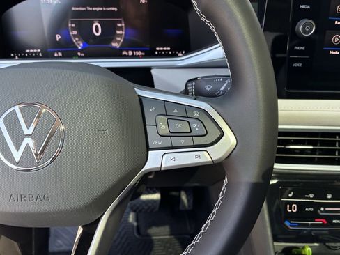 New 2026 Volkswagen Taos SE image 23