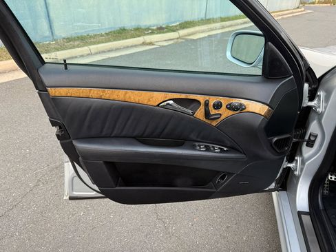 Used 2008 Mercedes-Benz E 63 AMG 4dr Sdn 6.3L AMG RWD image 15