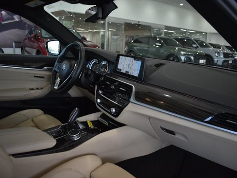 Used 2017 BMW 540i xDrive AWD/4WD image 27
