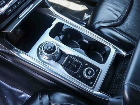 Used 2020 Ford Explorer Platinum w/ Premium Technology Package AWD/4WD image 22