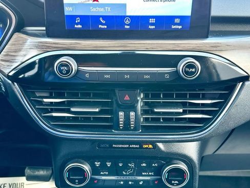 Used 2020 Ford Escape Titanium image 20