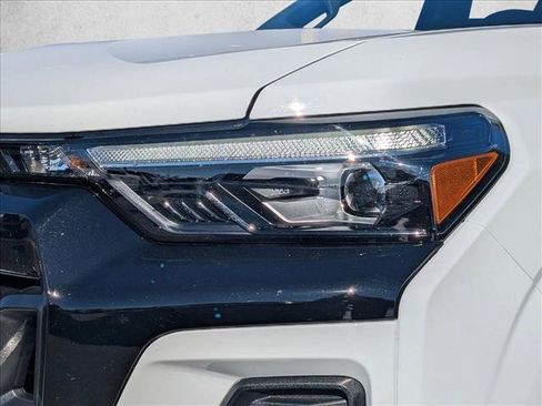 Used 2024 Chevrolet Colorado Z71 w/ Z71 Convenience Package 2 image 2