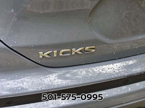 Used 2023 Nissan Kicks SR w/ SR Premium Package FWD image 10