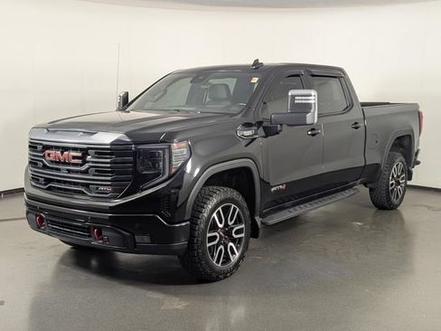 Used 2024 GMC Sierra 1500 AT4 w/ Technology Package AWD/4WD image 4