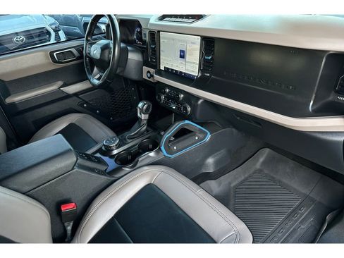 Used 2023 Ford Bronco Wildtrak image 18