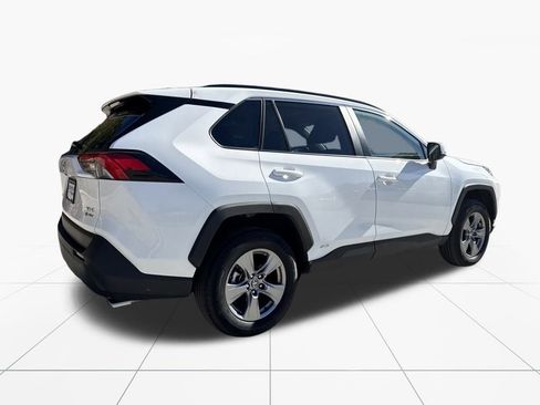 Used 2025 Toyota RAV4 XLE image 9