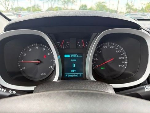 Used 2017 Chevrolet Equinox LS FWD image 26