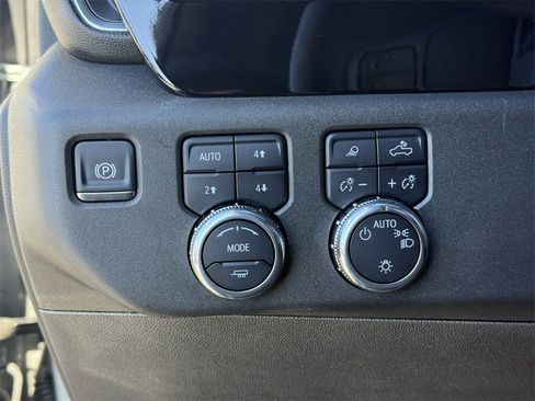 Certified 2025 GMC Sierra 1500 SLE w/ X31 Off-Road Package image 19