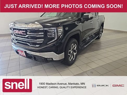 Used 2023 GMC Sierra 1500 SLT w/ SLT Premium Package AWD/4WD image 1