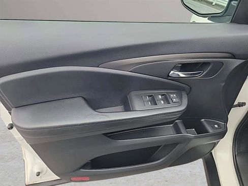 Used 2019 Honda Pilot EX image 16