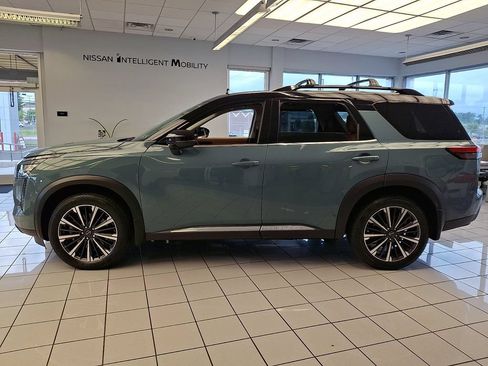 Certified 2026 Nissan Pathfinder Platinum w/ Lighting Package AWD/4WD image 8