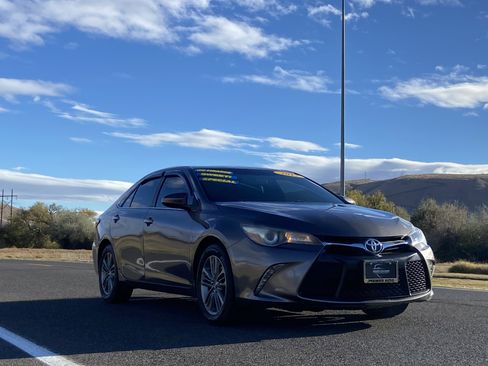 Used 2017 Toyota Camry SE image 31