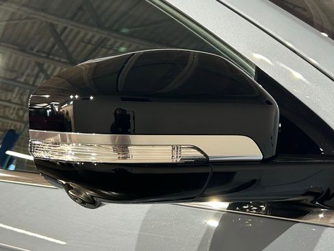 New 2026 Lincoln Navigator Premiere AWD/4WD image 11