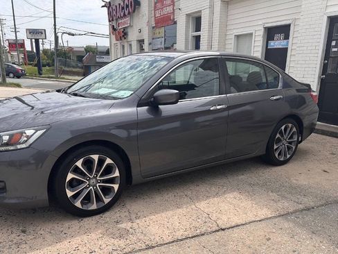 Used 2014 Honda Accord Sport image 3