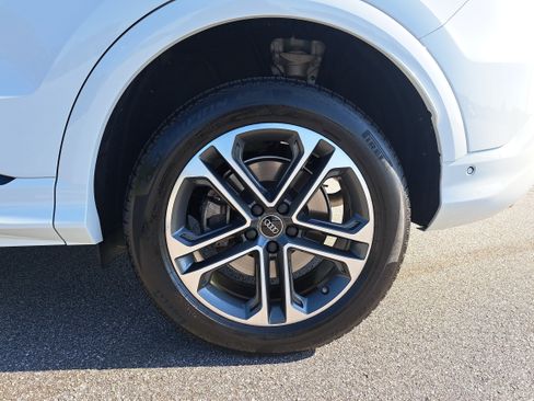 Used 2025 Audi Q5 Premium Plus w/ Premium Plus AWD/4WD image 31