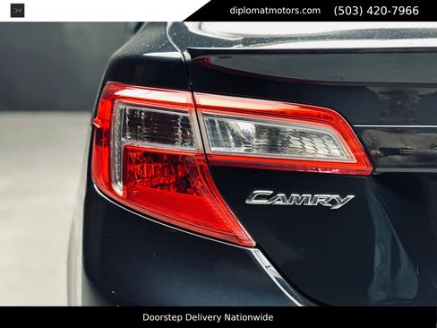 Used 2013 Toyota Camry SE FWD image 16