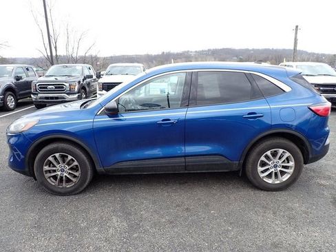 Certified 2022 Ford Escape SE w/ Cold Weather Package AWD/4WD image 2