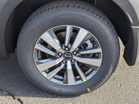 New 2025 Nissan Pathfinder SL image 9