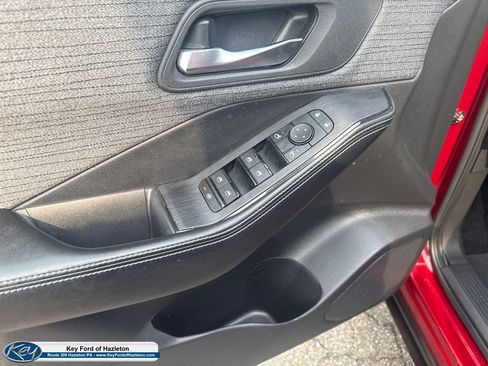 Used 2023 Nissan Rogue SV AWD/4WD image 16
