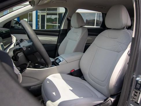 Certified 2026 Hyundai Tucson SE FWD image 8