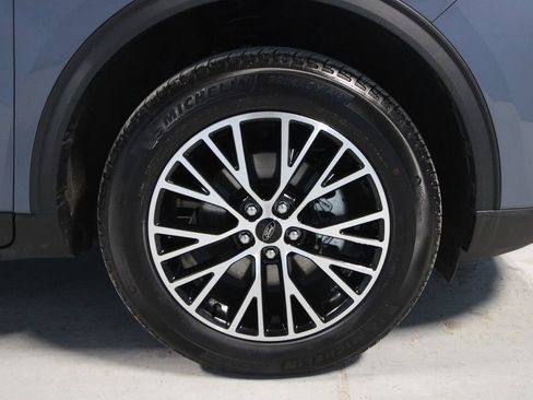 Used 2025 Ford Escape SE w/ PHEV Premium Package image 37