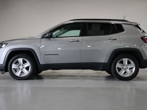 Used 2022 Jeep Compass Latitude w/ Convenience Group FWD image 6