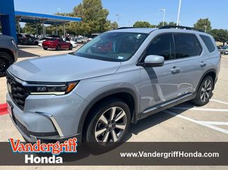 Used 2025 Honda Pilot Touring video 1