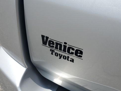 Certified 2021 Toyota 4Runner TRD Off-Road AWD/4WD image 11