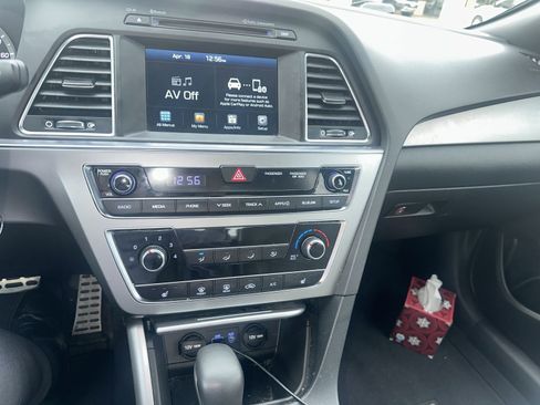 Used 2017 Hyundai Sonata Sport 2.0T FWD image 8