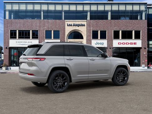 New 2026 Jeep Grand Cherokee Limited AWD/4WD image 4