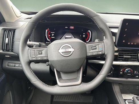New 2026 Nissan Pathfinder Platinum AWD/4WD image 9