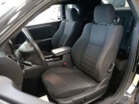 Used 2010 Dodge Challenger SE RWD image 2