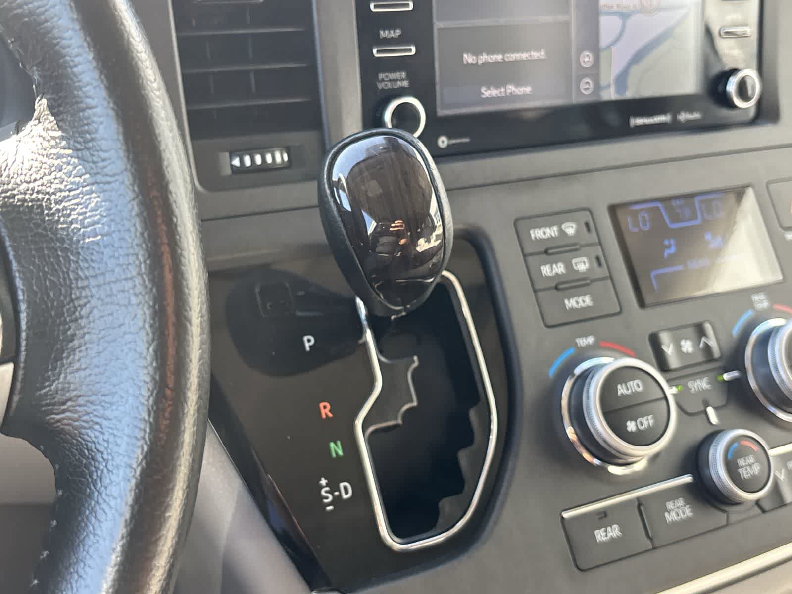 Used 2020 Toyota Sienna XLE FWD image 22