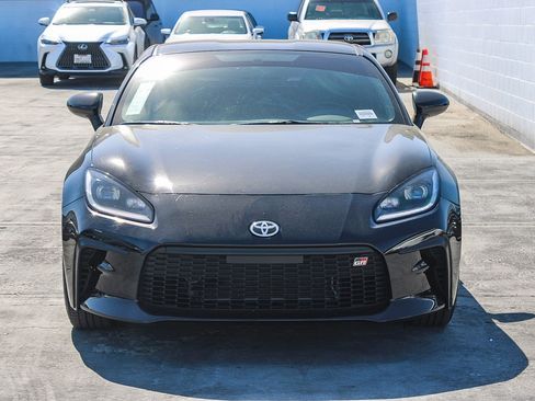 Used 2023 Toyota GR86 w/ ALL Weather Mat Package (TMS) RWD image 2