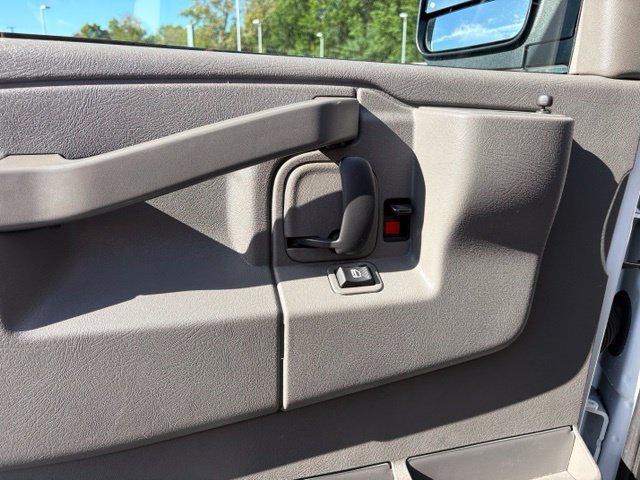 Used 2025 Chevrolet Express 2500 w/ Driver Convenience Package RWD image 27