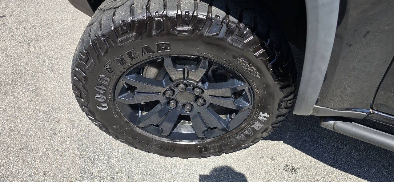 Used 2022 Chevrolet Colorado ZR2 w/ ZR2 Midnight Special Edition AWD/4WD image 12