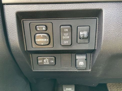 Used 2014 Toyota Tundra SR5 w/ TRD Off Road Package image 31