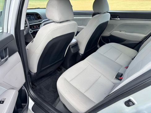 Used 2017 Hyundai Elantra SE FWD image 9