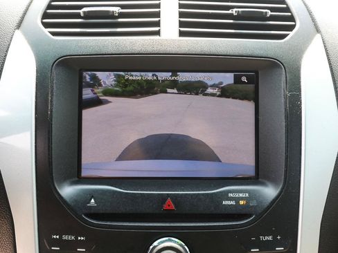 Used 2013 Ford Explorer XLT AWD/4WD image 17