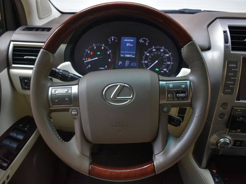 Used 2014 Lexus GX 460 w/ Premium Package AWD/4WD image 10