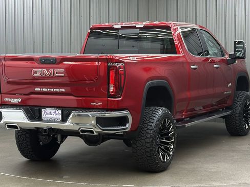 Used 2025 GMC Sierra 1500 SLT AWD/4WD image 5