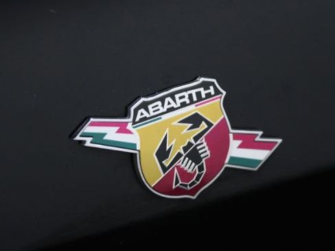 Used 2015 FIAT 500 Abarth w/ Beats Audio Package image 9