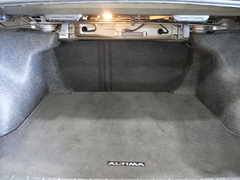Used 2024 Nissan Altima 2.5 SR FWD image 22
