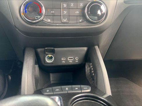Used 2023 Chevrolet TrailBlazer RS AWD/4WD image 32