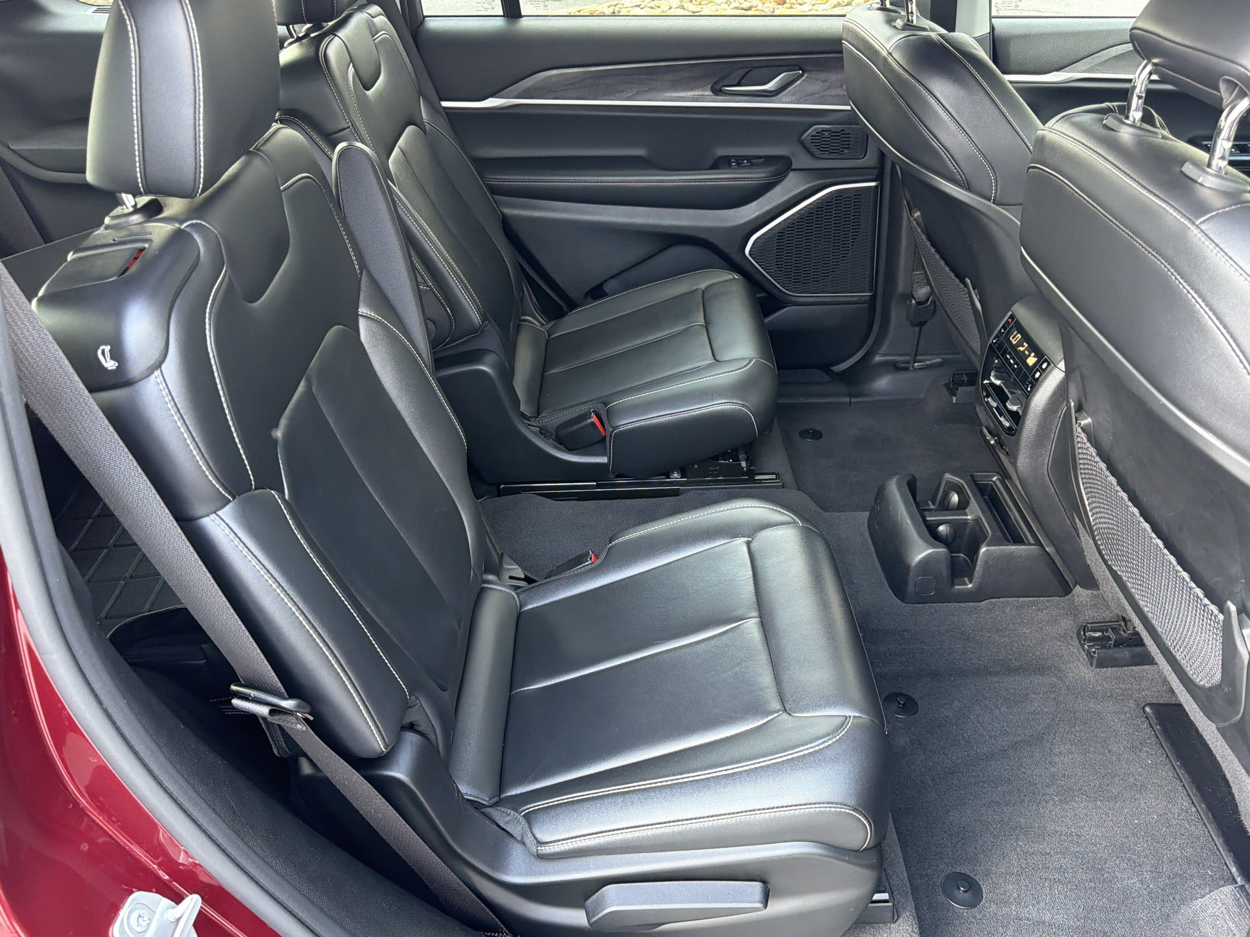 Used 2022 Jeep Grand Cherokee L Limited AWD/4WD image 19